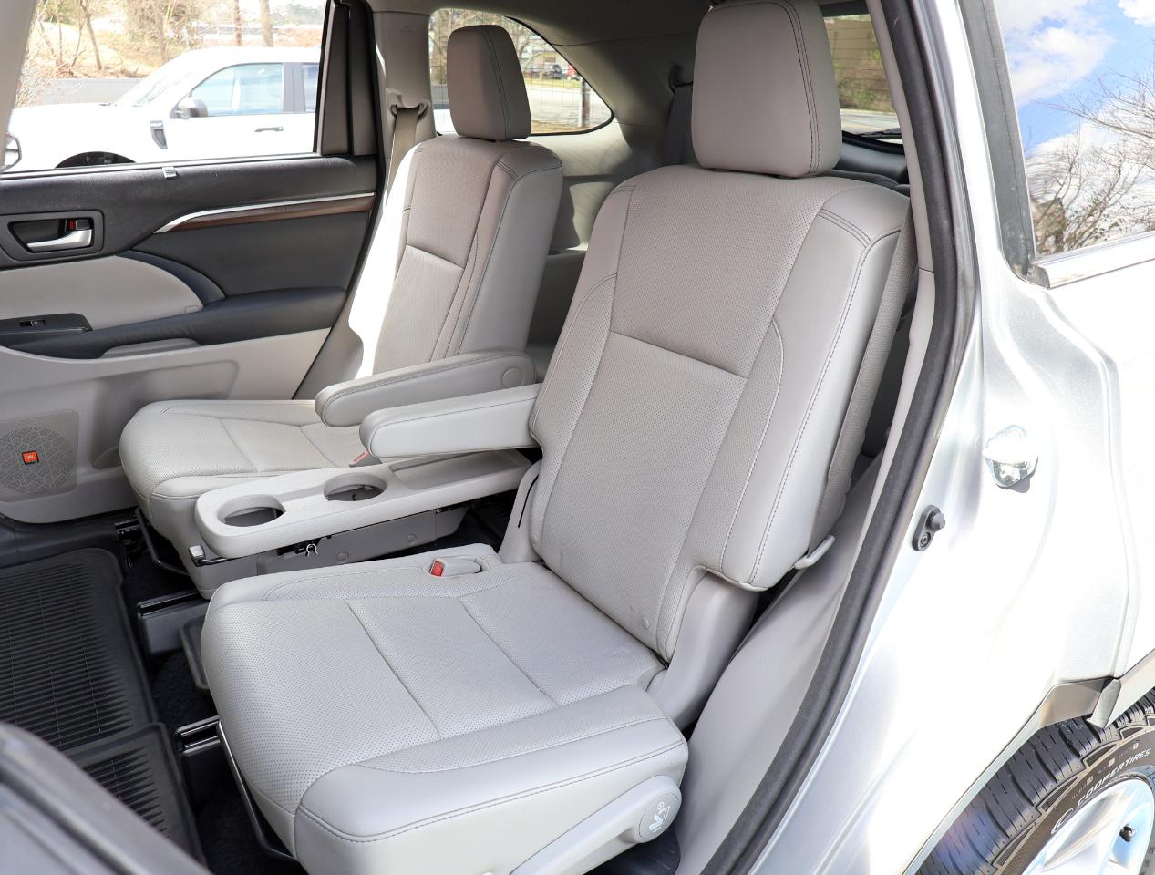 Toyota Highlander Limited FWD V6 2015