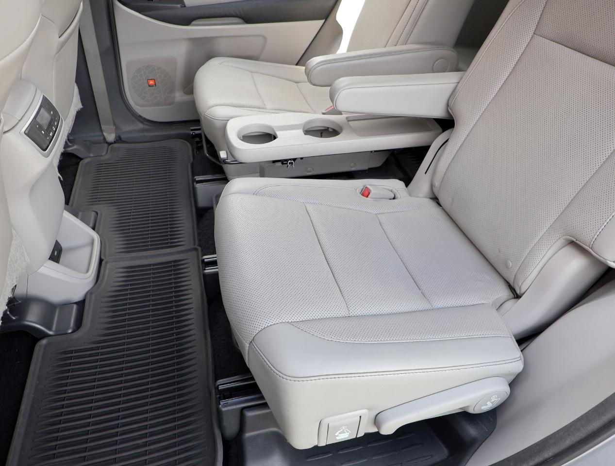 Toyota Highlander Limited FWD V6 2015