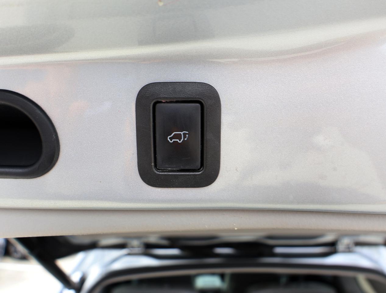 Toyota Highlander Limited FWD V6 2015