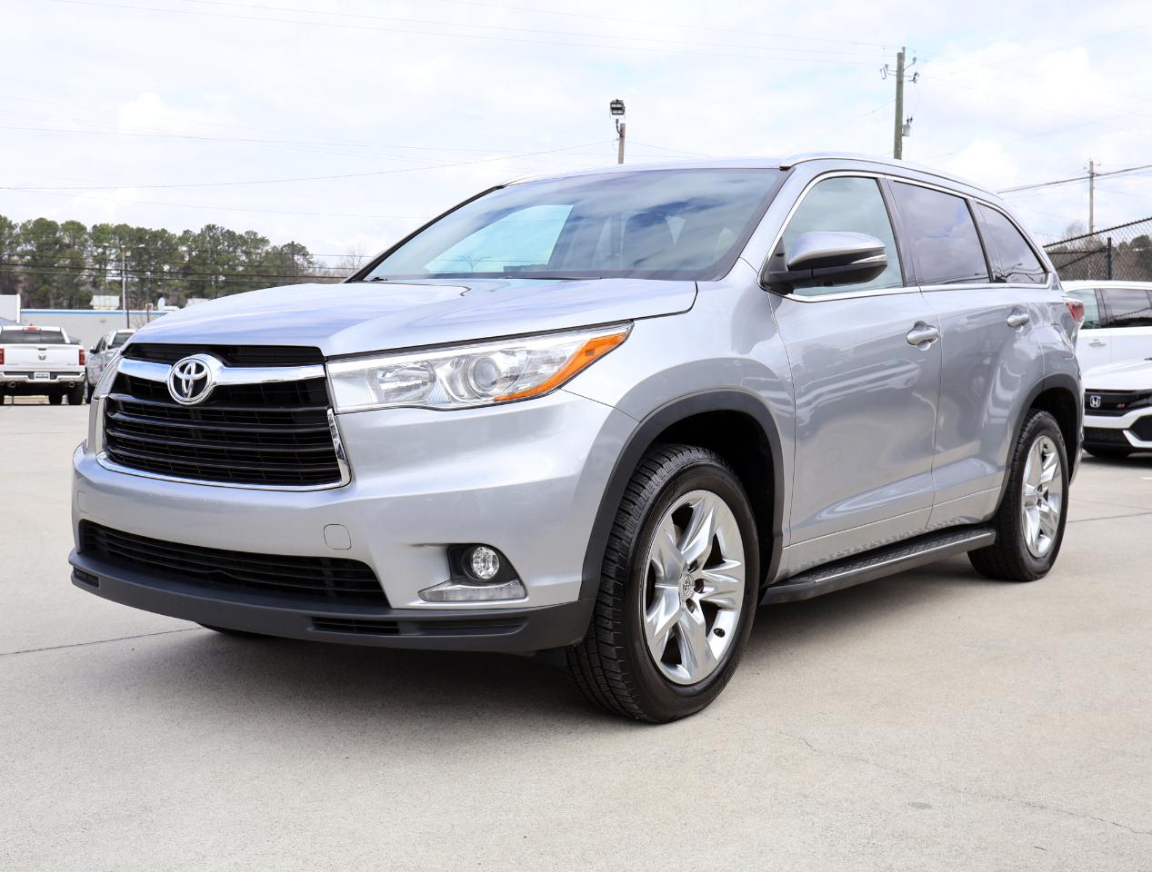 Toyota Highlander Limited FWD V6 2015
