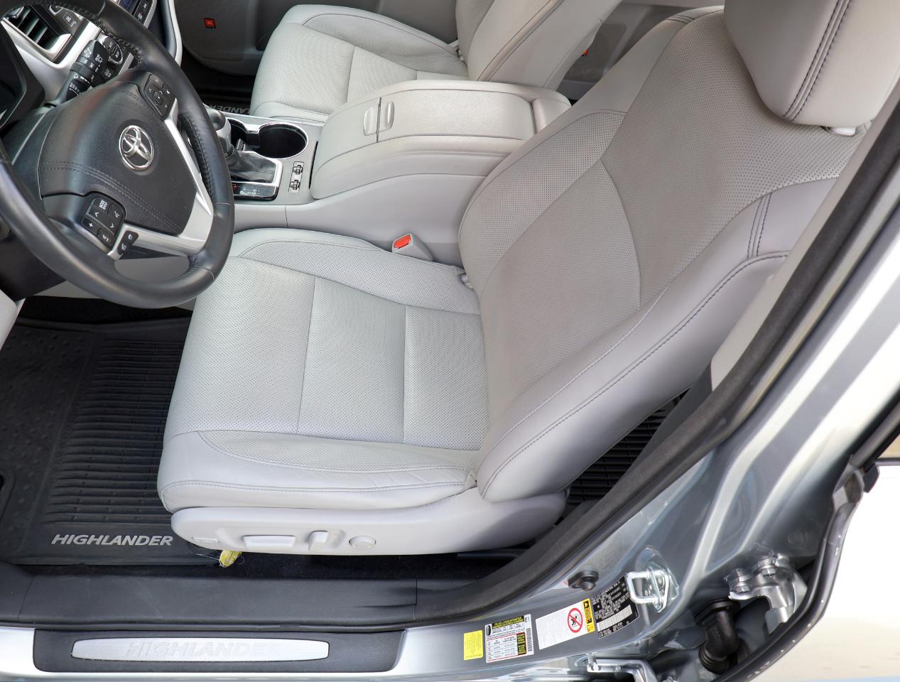 Toyota Highlander Limited FWD V6 2015