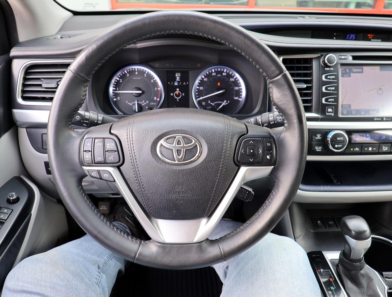 Toyota Highlander Limited FWD V6 2015
