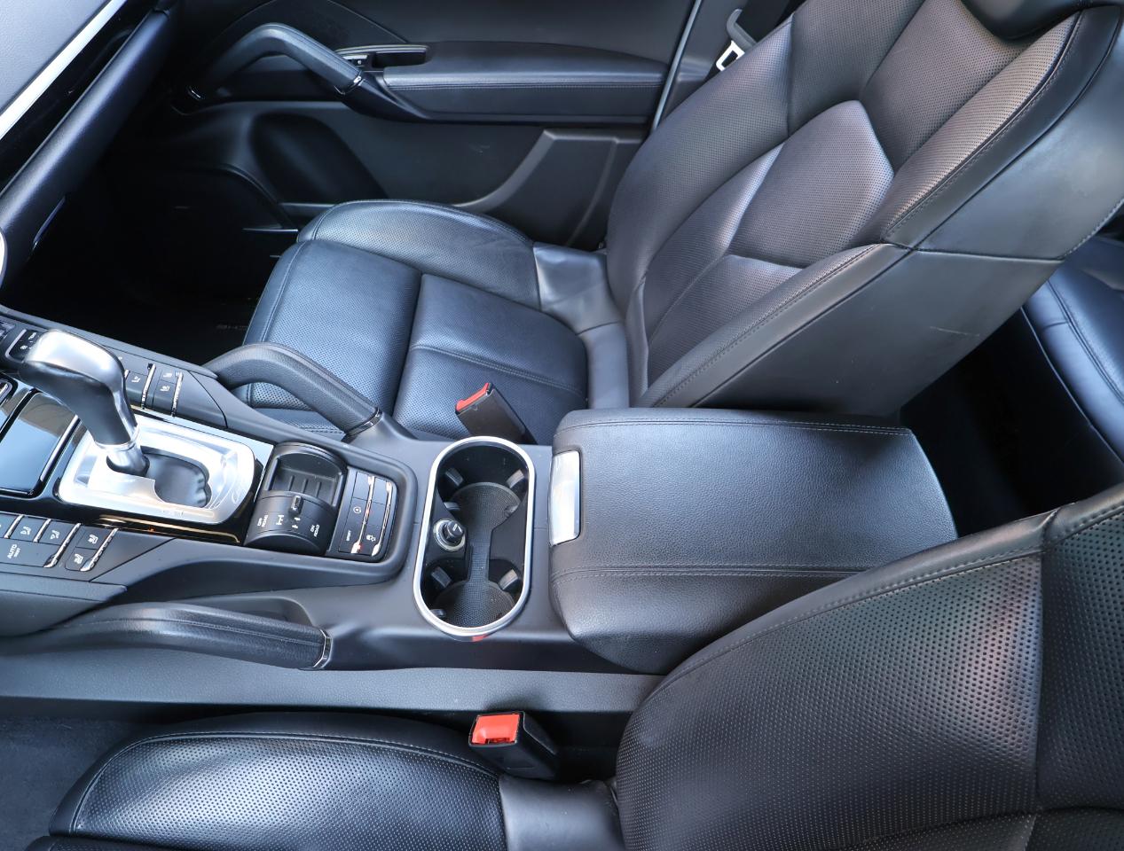 Porsche Cayenne  2018