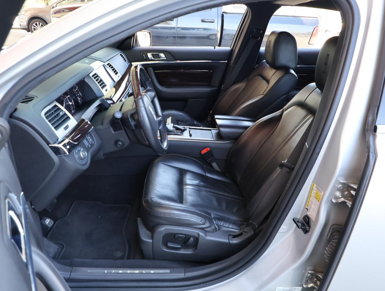 Lincoln MKS 3.7L FWD 2010