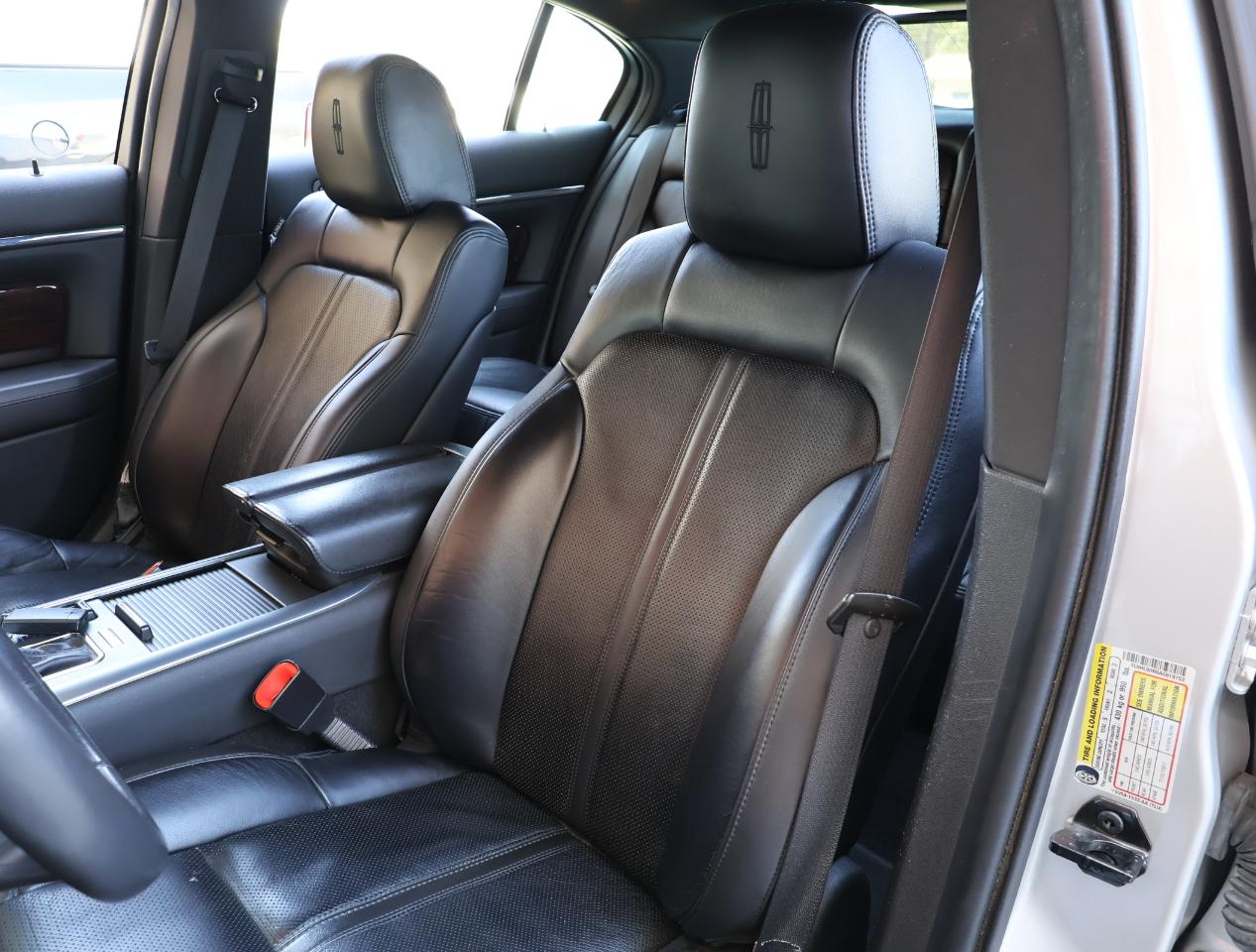 Lincoln MKS 3.7L FWD 2010