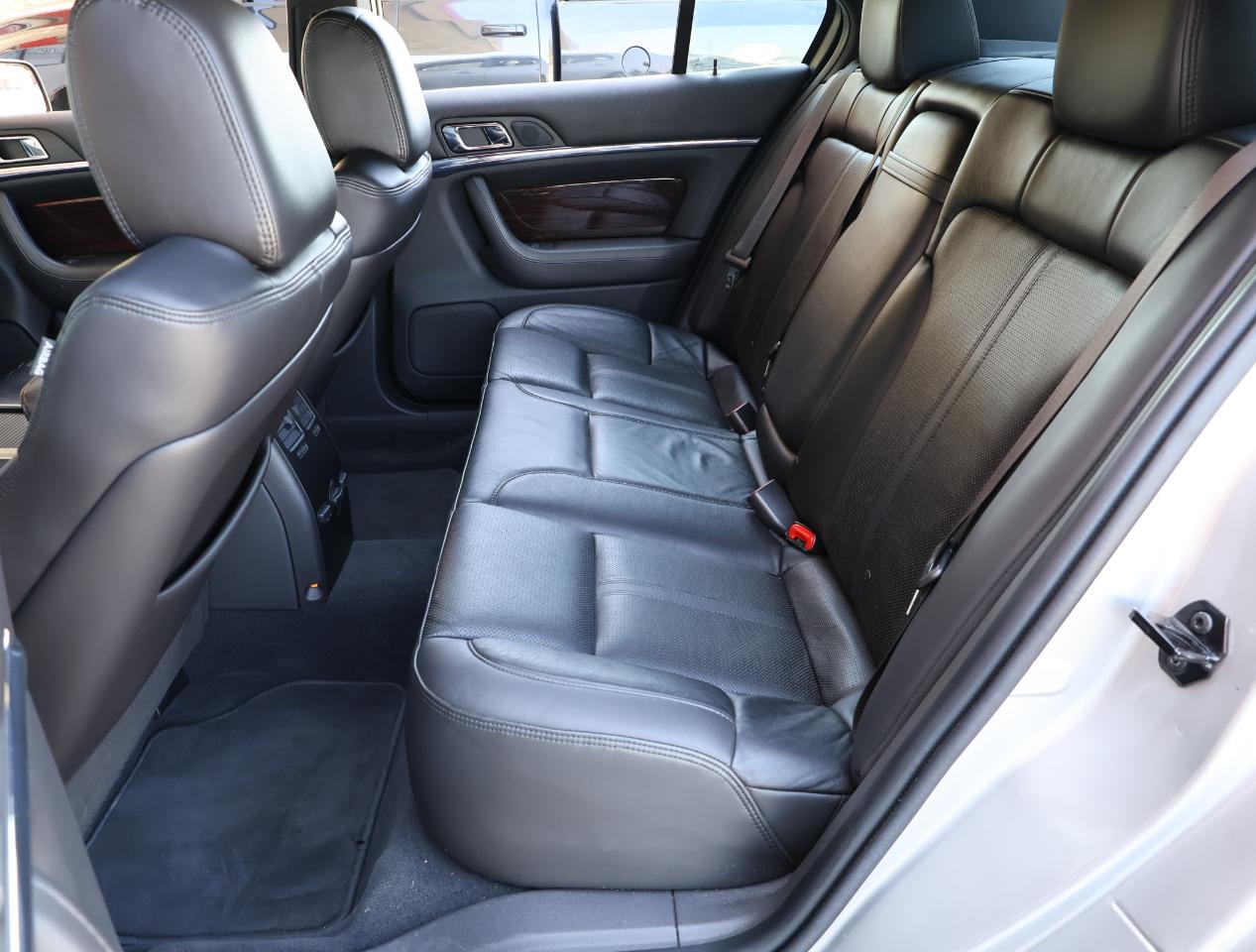 Lincoln MKS 3.7L FWD 2010