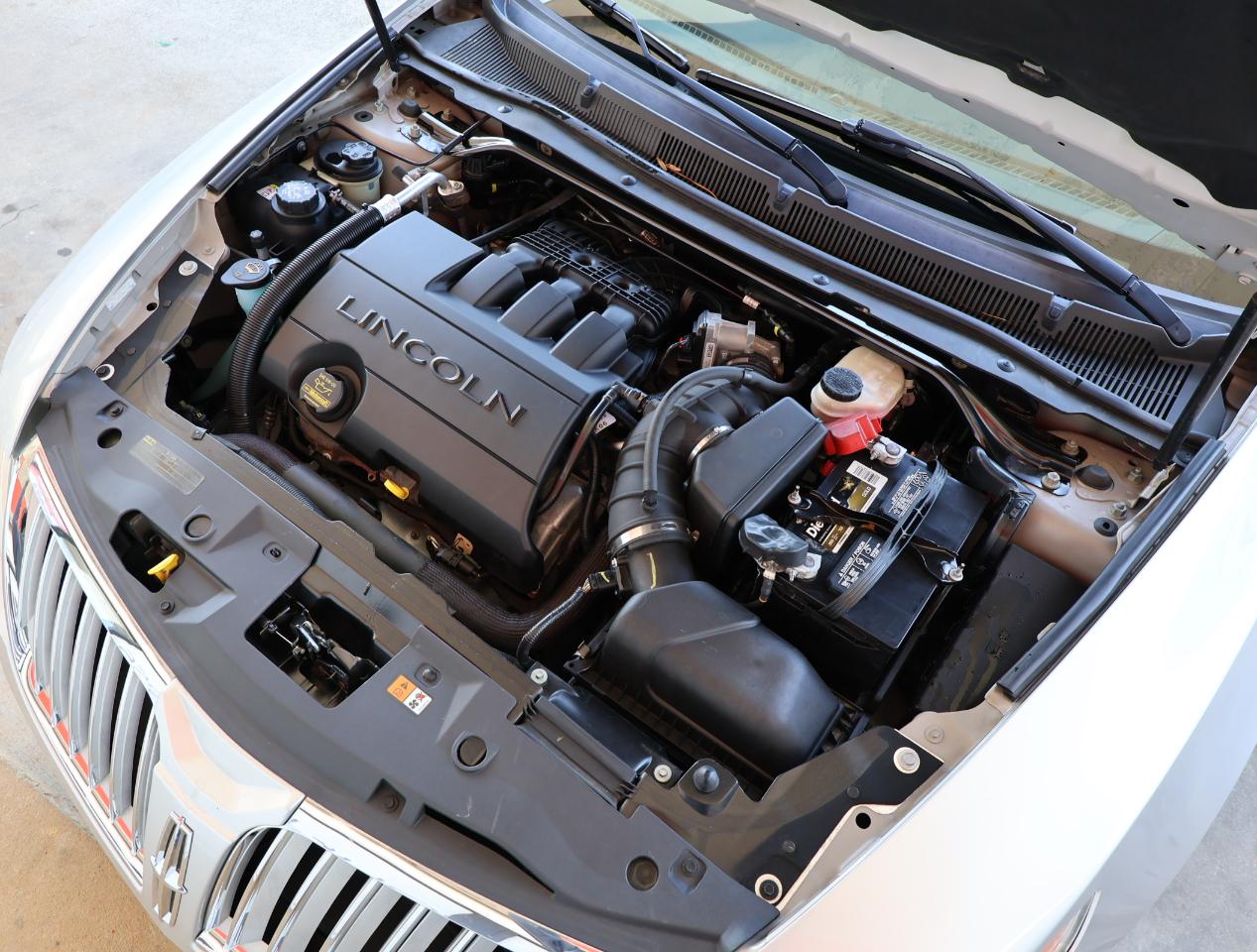 Lincoln MKS 3.7L FWD 2010