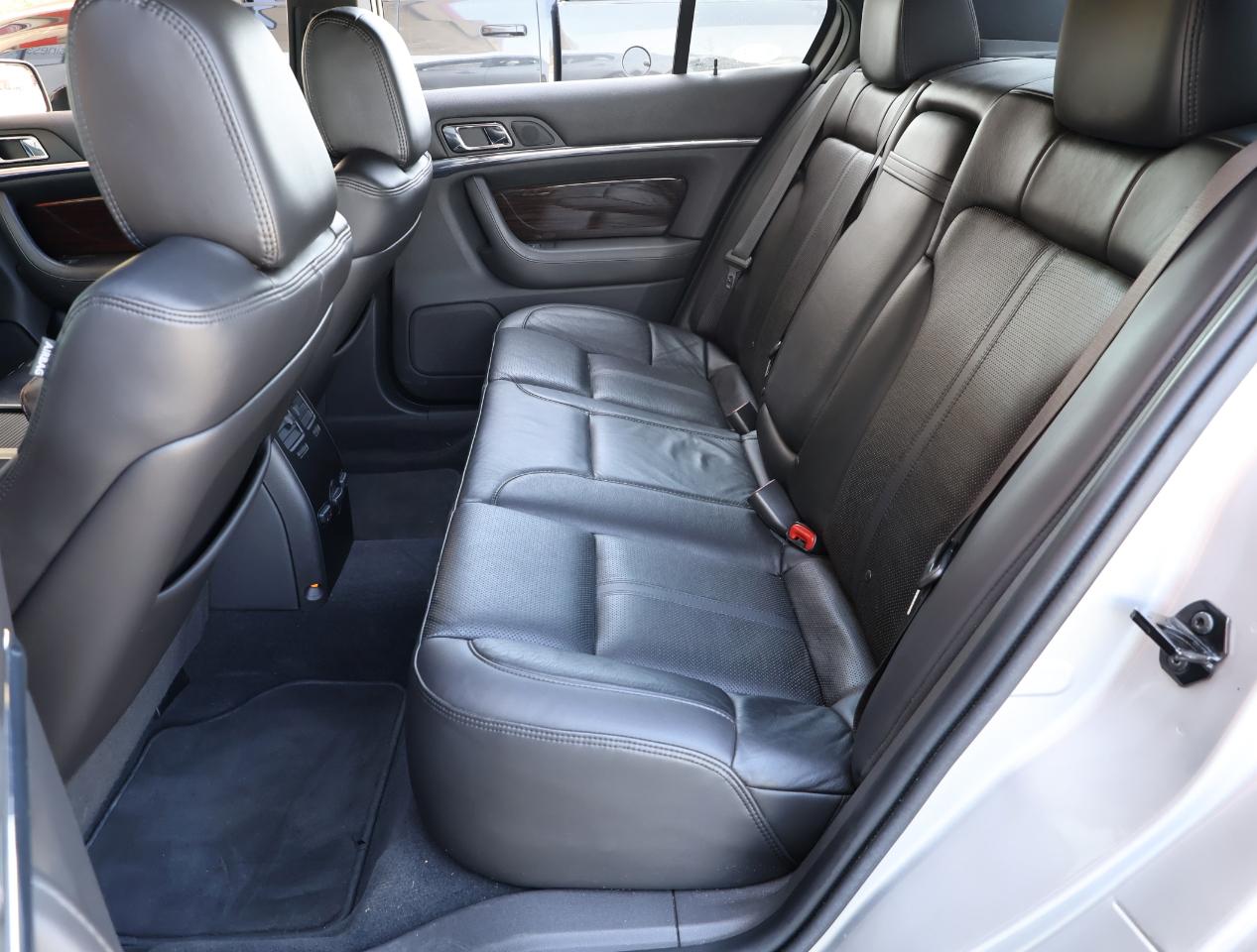 Lincoln MKS 3.7L FWD 2010