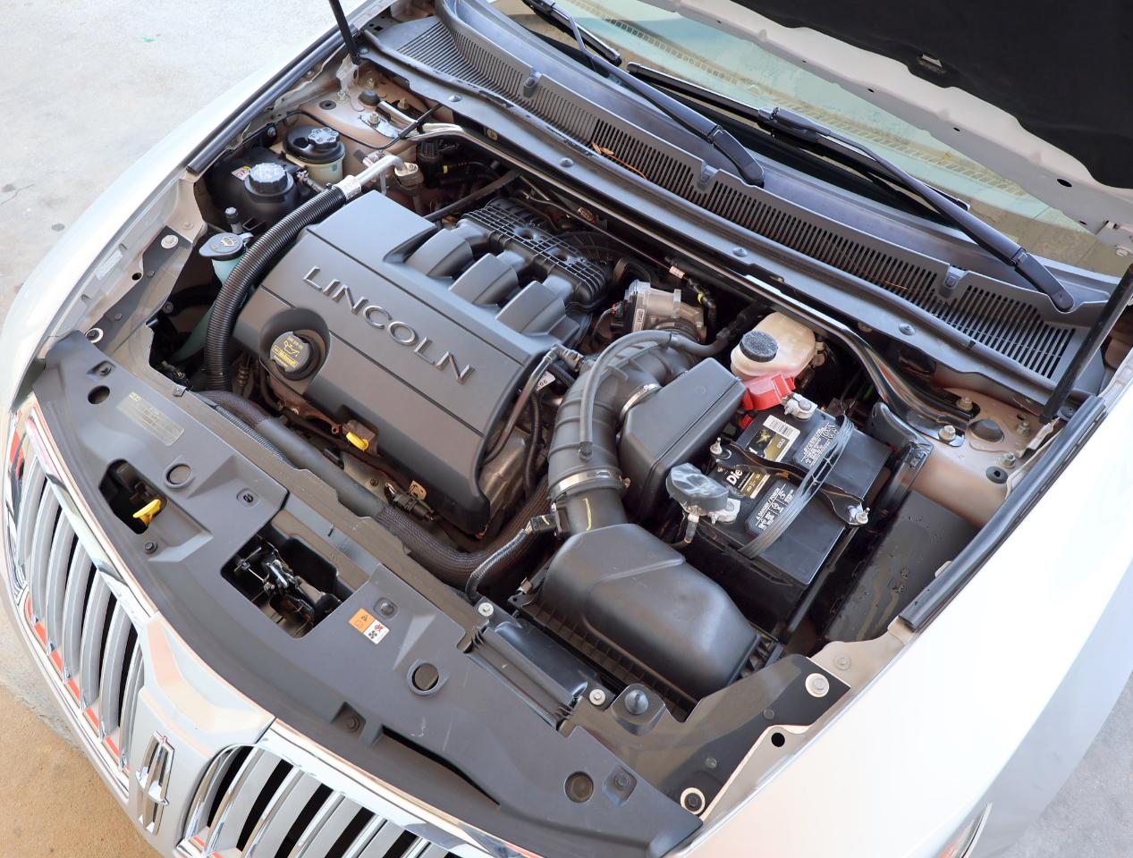 Lincoln MKS 3.7L FWD 2010