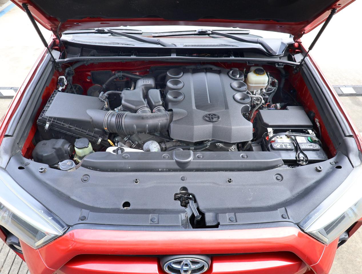 Toyota 4Runner SR5 4WD 2016