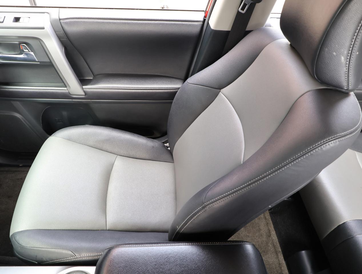 Toyota 4Runner SR5 4WD 2016