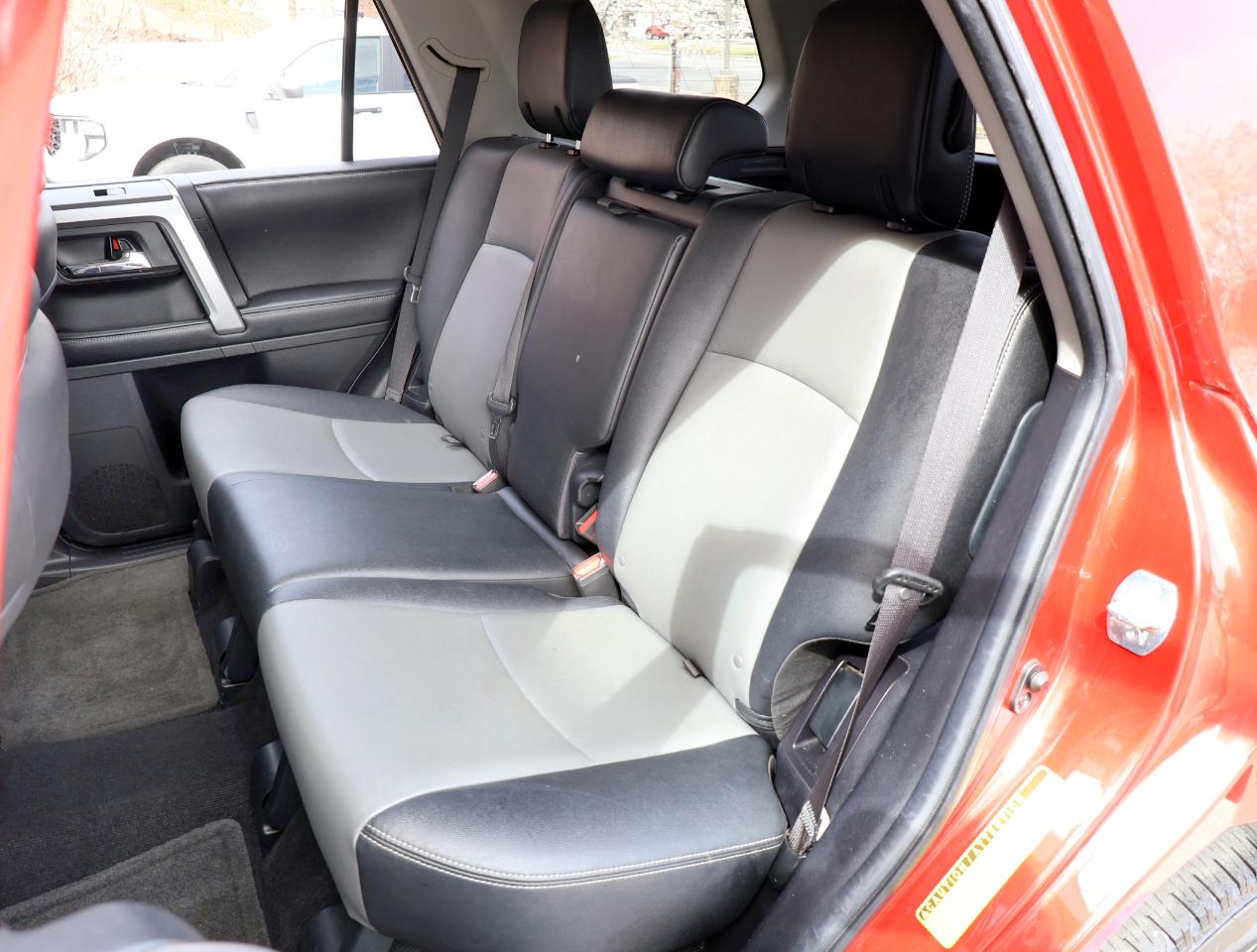 Toyota 4Runner SR5 4WD 2016