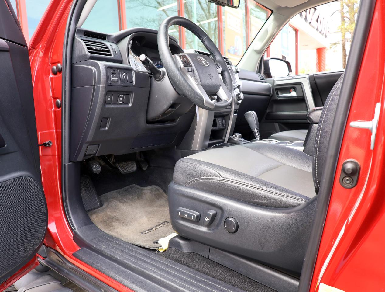 Toyota 4Runner SR5 4WD 2016