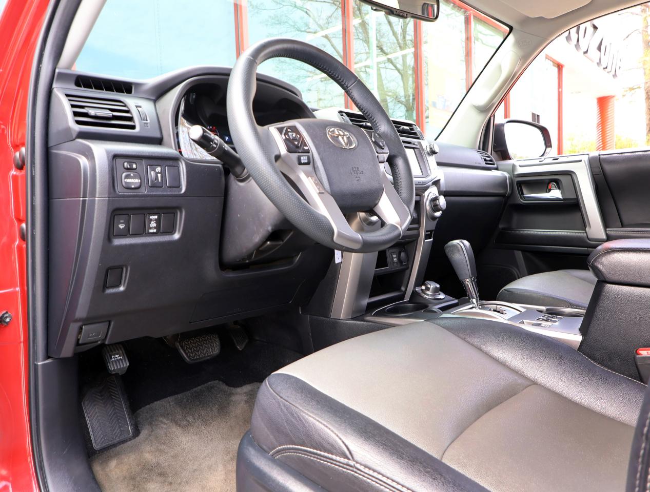 Toyota 4Runner SR5 4WD 2016