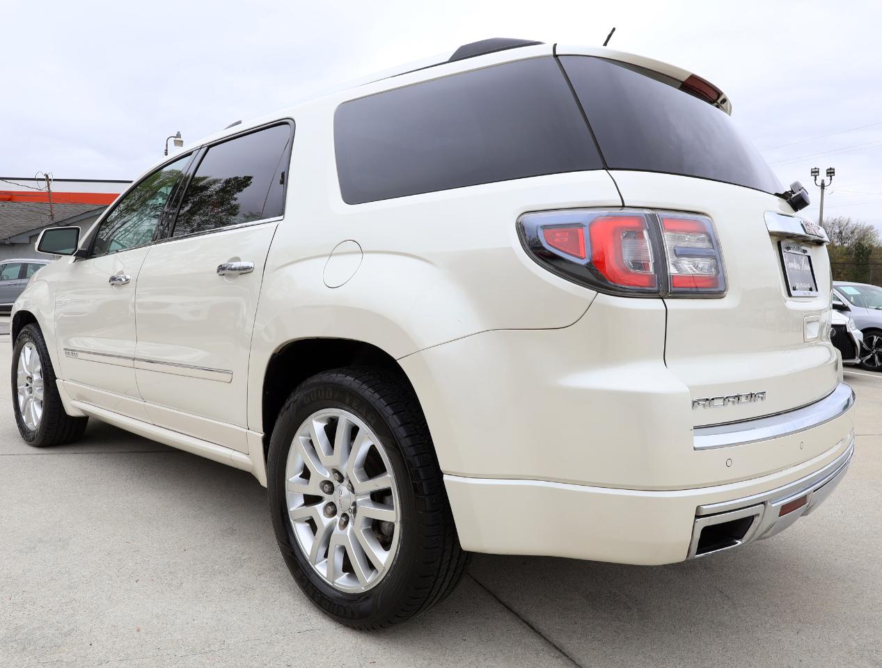 GMC Acadia Denali FWD 2015