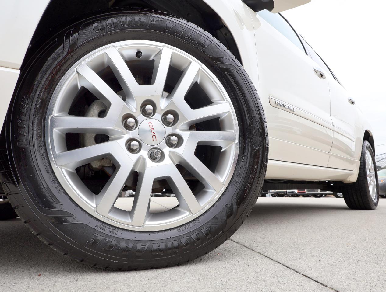 GMC Acadia Denali FWD 2015