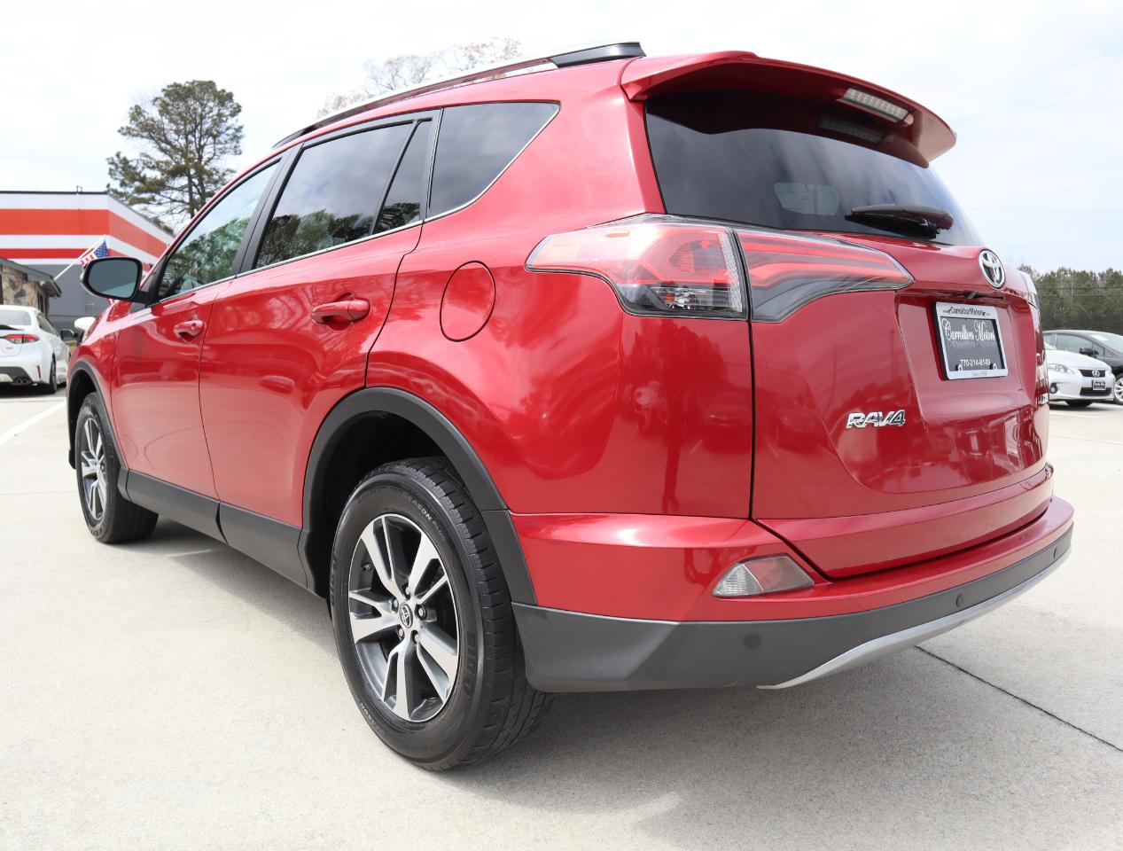 Toyota RAV4 XLE FWD 2017