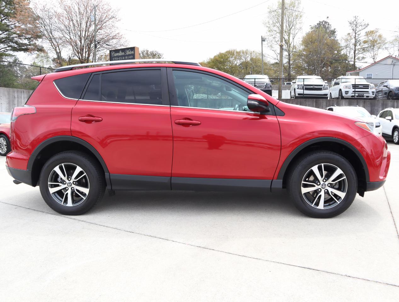 Toyota RAV4 XLE FWD 2017