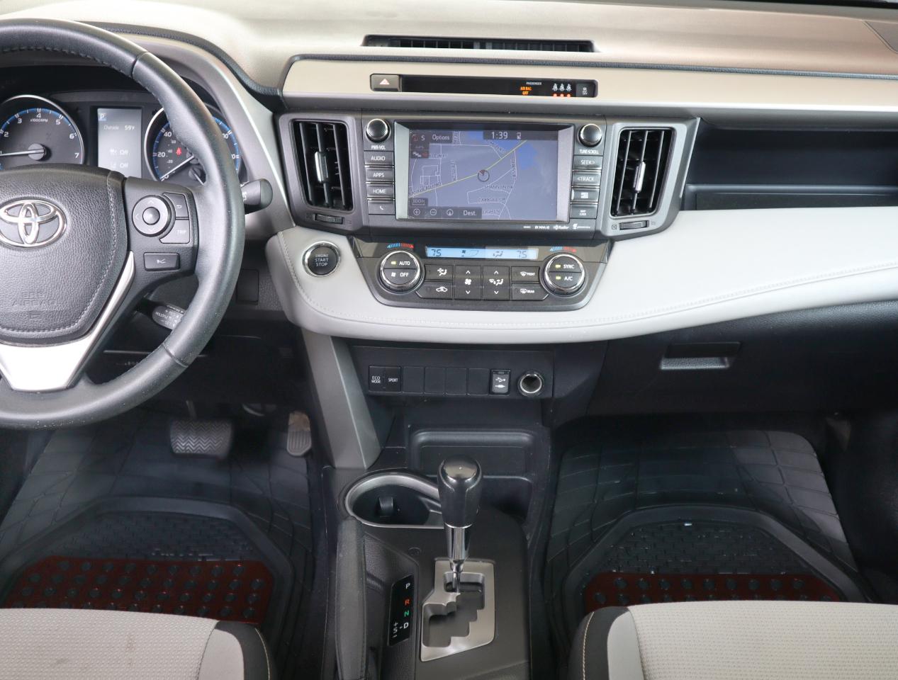 Toyota RAV4 XLE FWD 2017