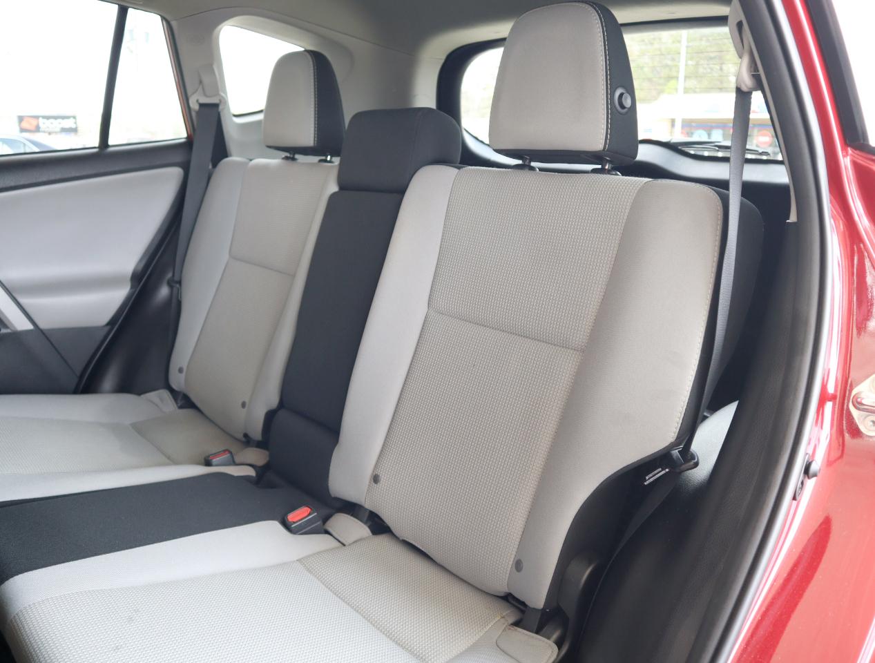 Toyota RAV4 XLE FWD 2017