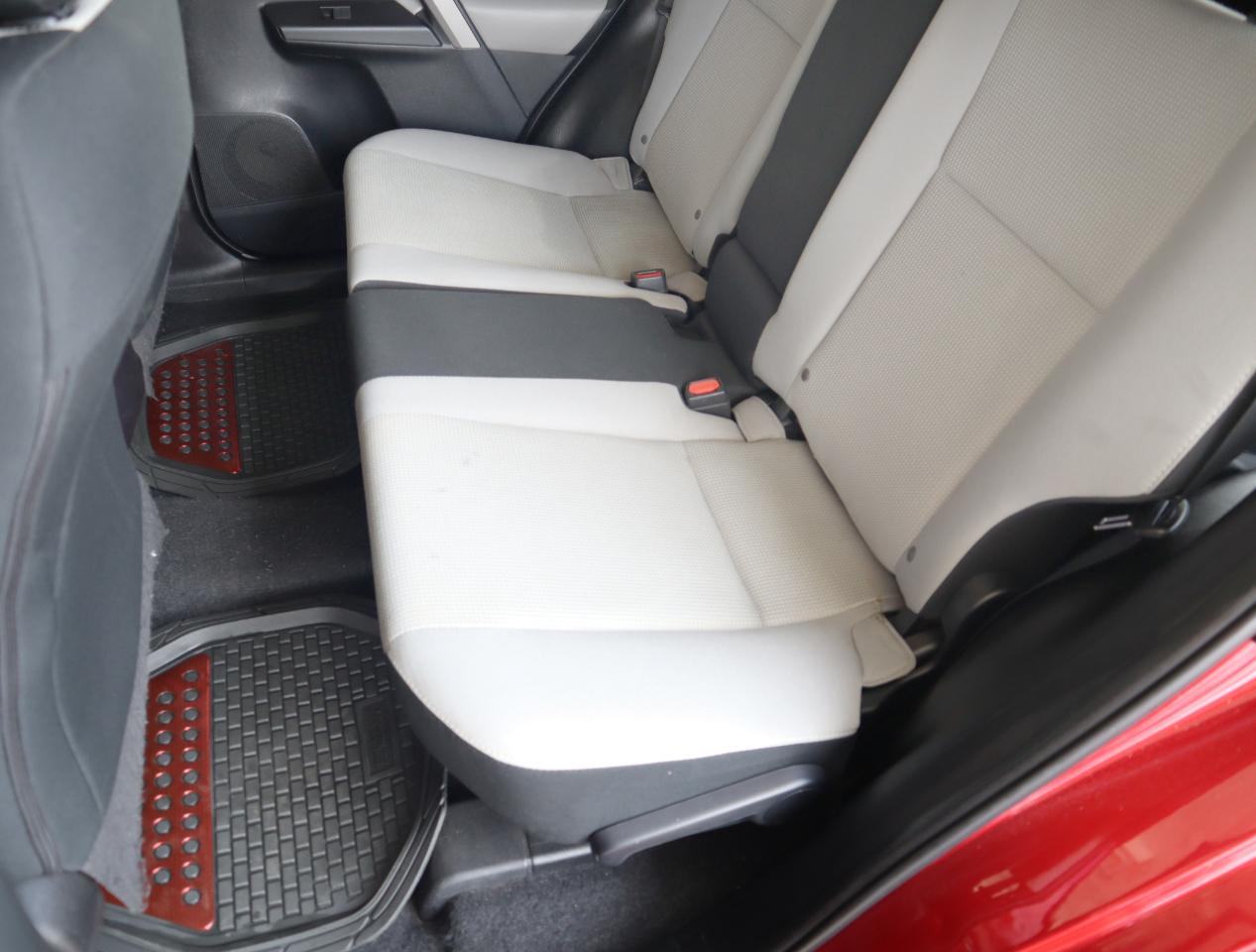 Toyota RAV4 XLE FWD 2017