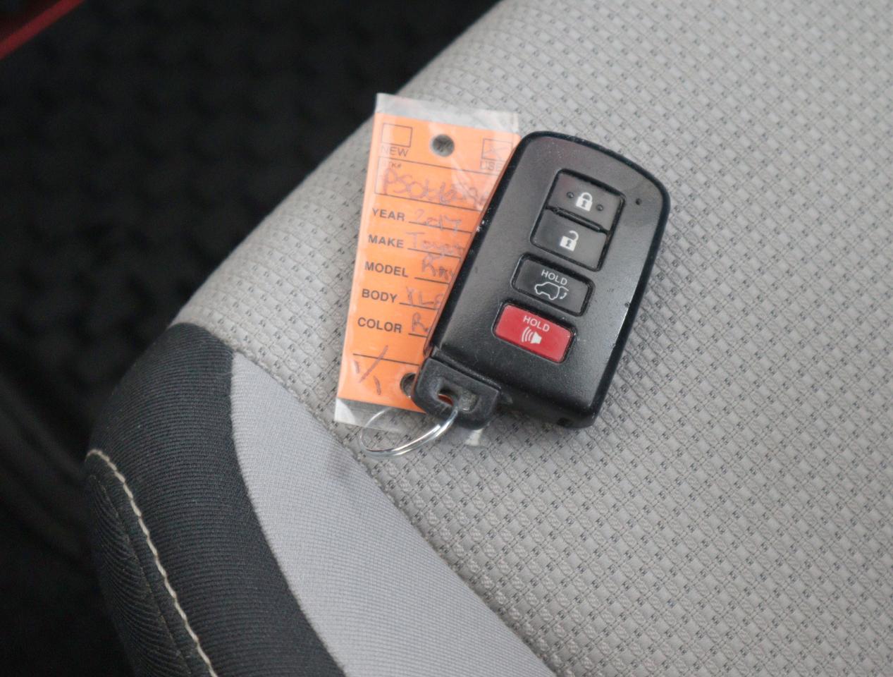 Toyota RAV4 XLE FWD 2017