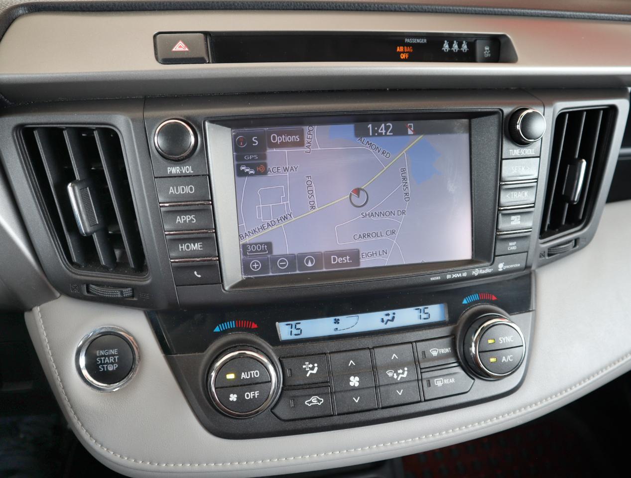 Toyota RAV4 XLE FWD 2017