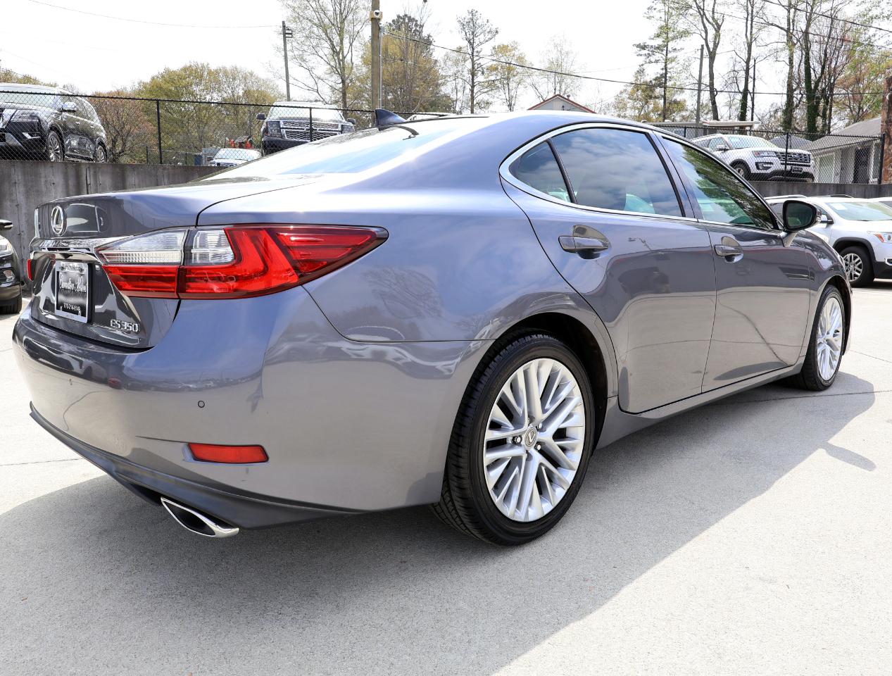 Lexus ES 350 Sedan 2016