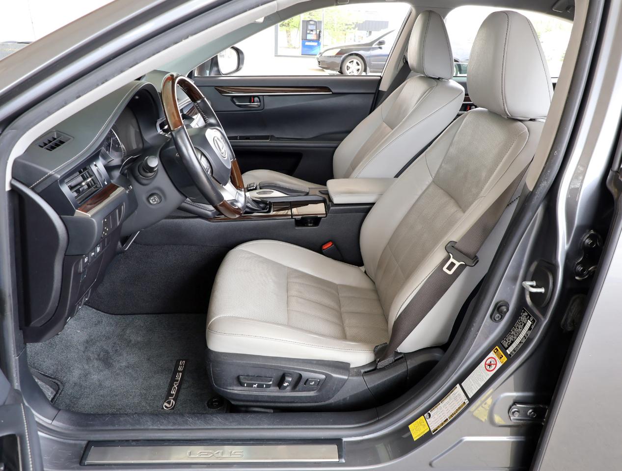 Lexus ES 350 Sedan 2016