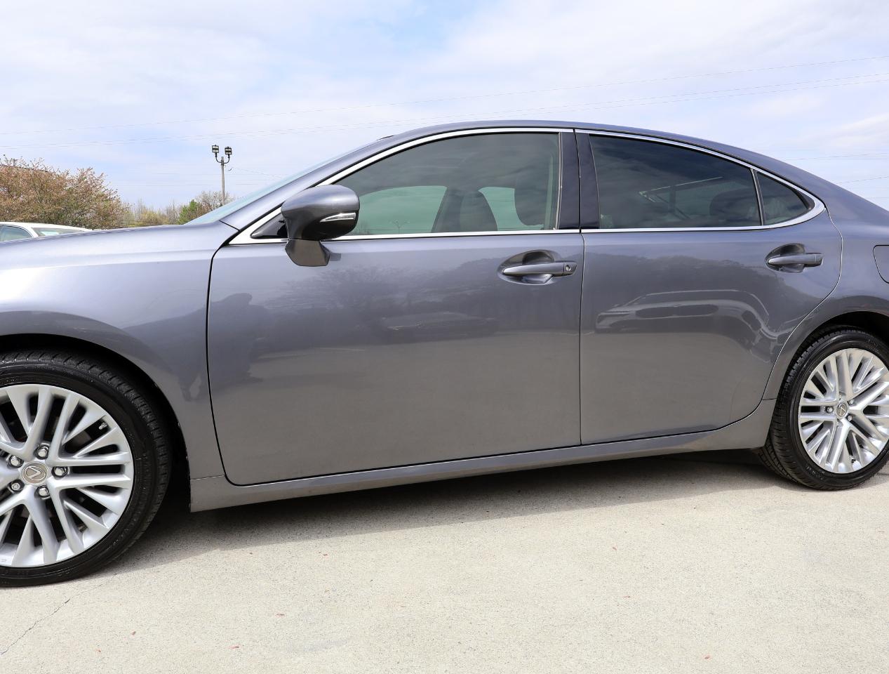 Lexus ES 350 Sedan 2016