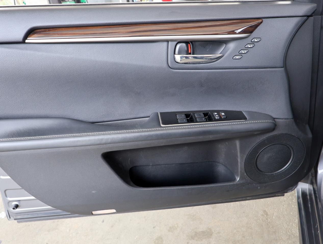 Lexus ES 350 Sedan 2016