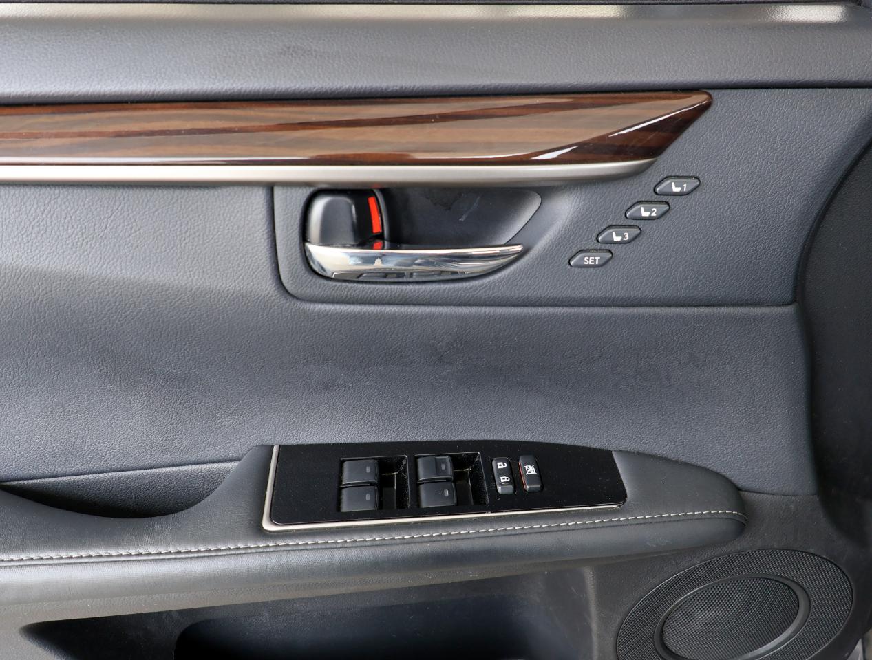 Lexus ES 350 Sedan 2016