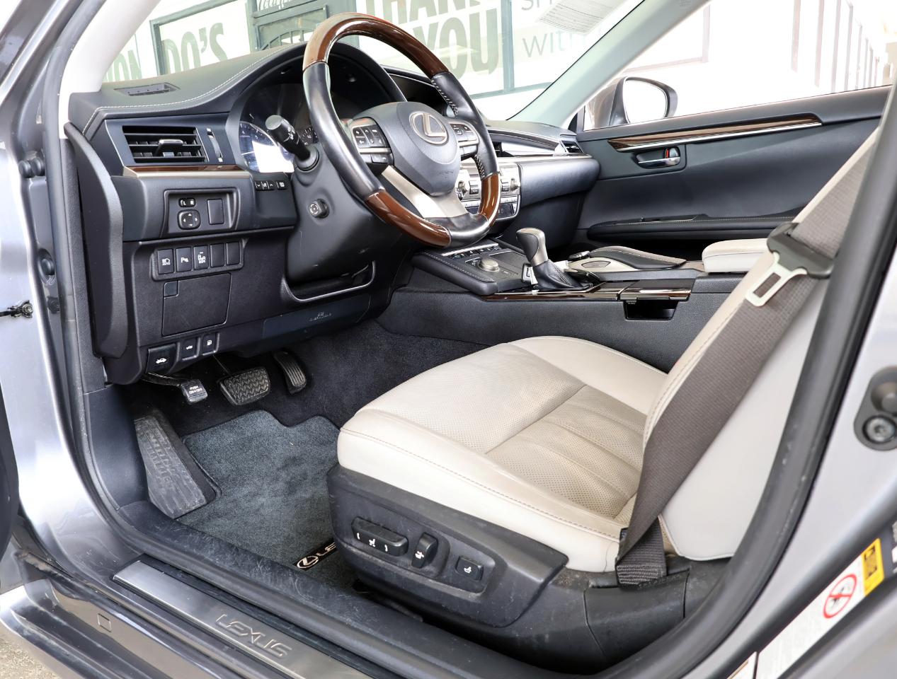 Lexus ES 350 Sedan 2016