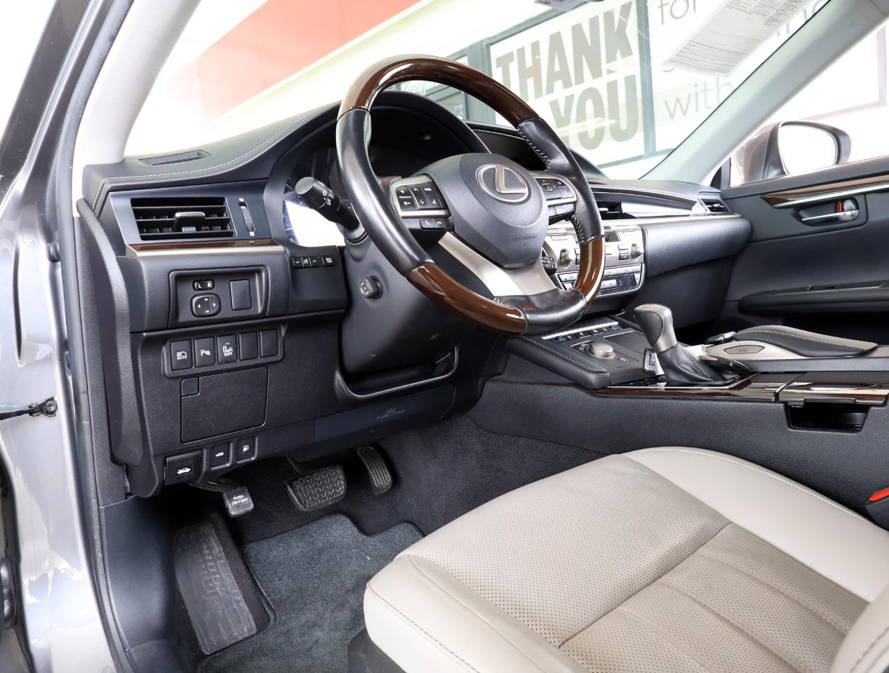 Lexus ES 350 Sedan 2016