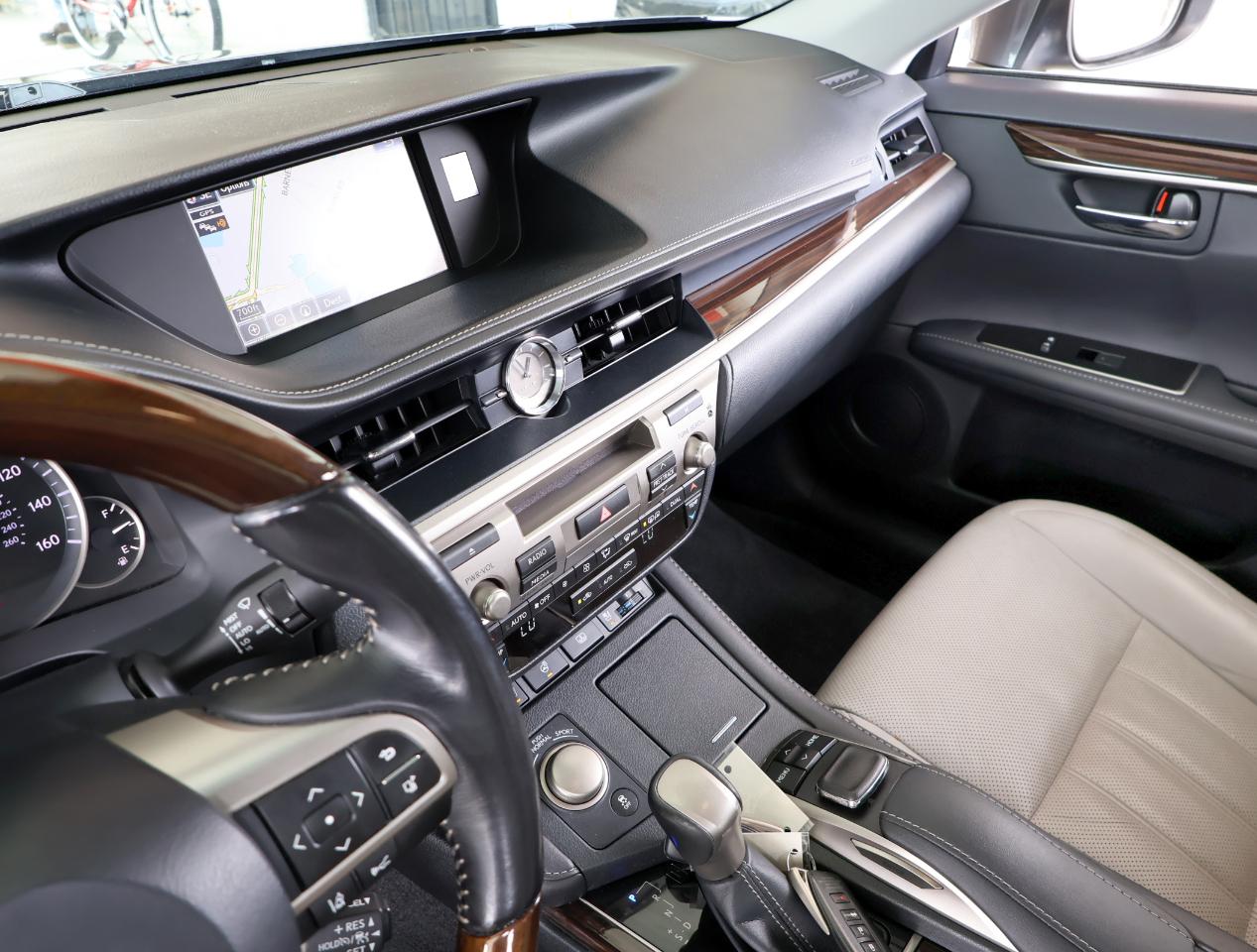 Lexus ES 350 Sedan 2016