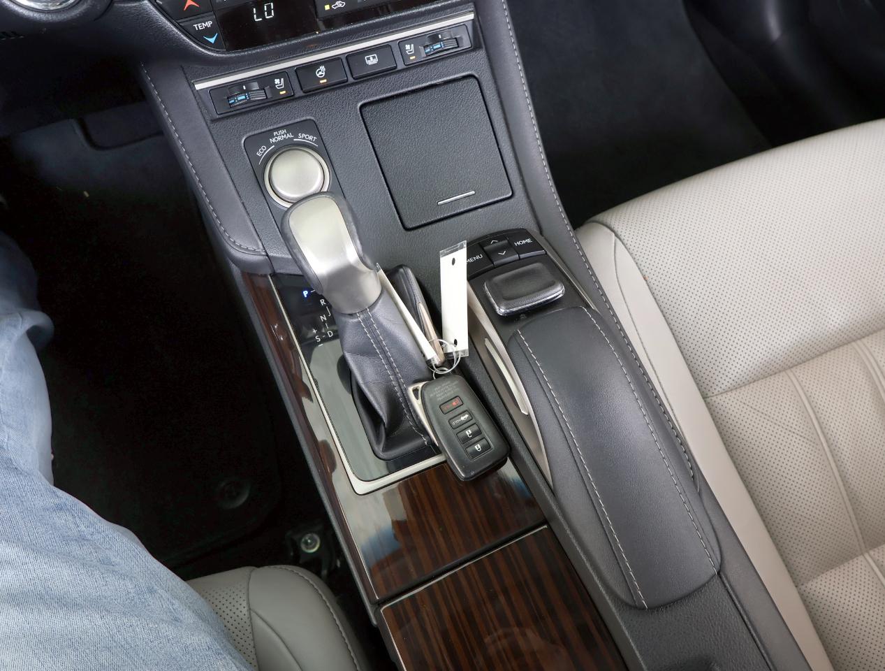 Lexus ES 350 Sedan 2016