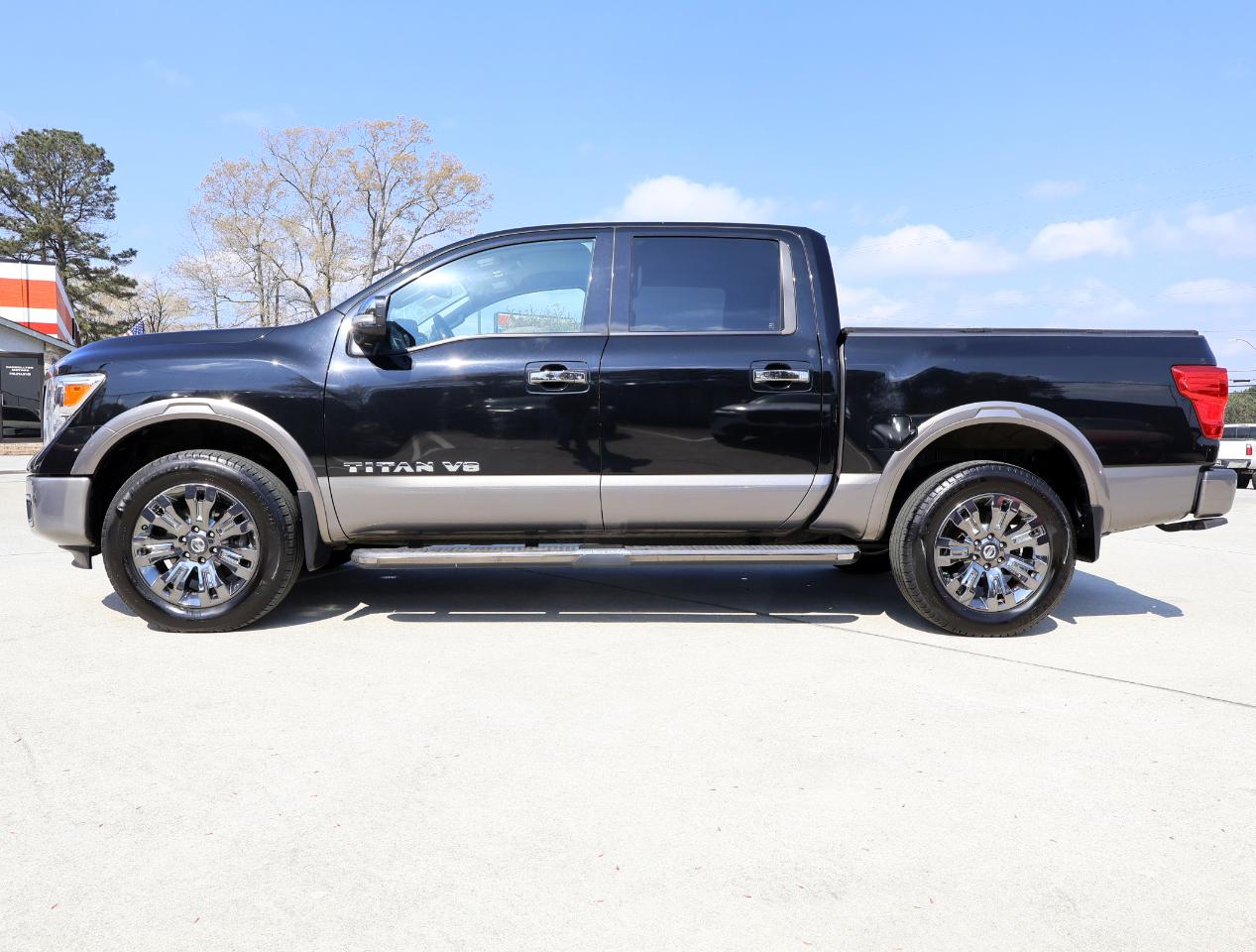 Nissan Titan Platinum Reserve 4WD 2018