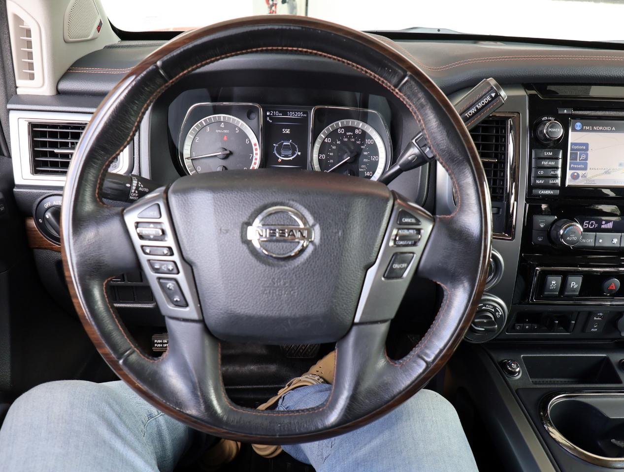 Nissan Titan Platinum Reserve 4WD 2018