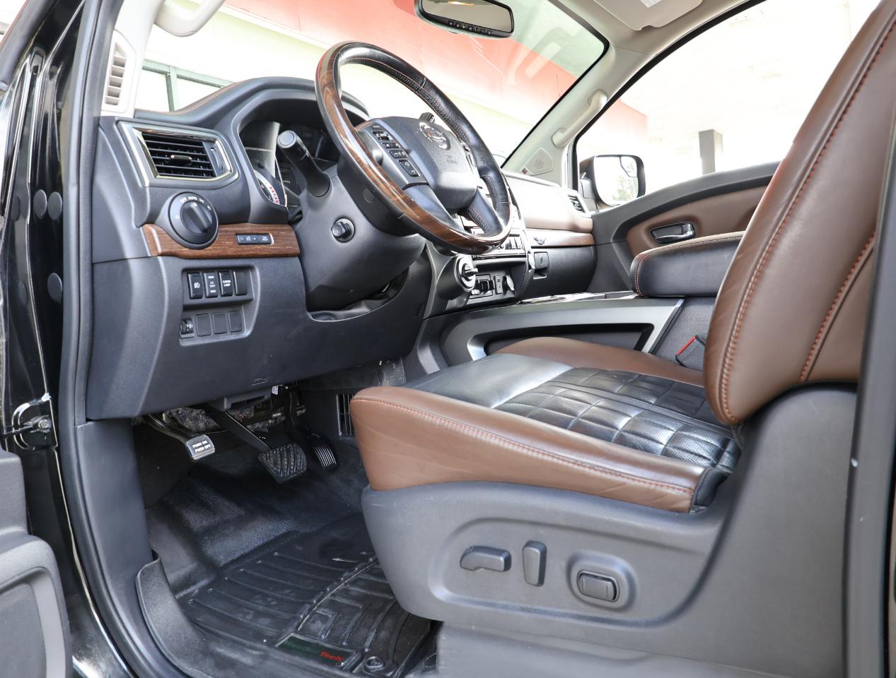 Nissan Titan Platinum Reserve 4WD 2018