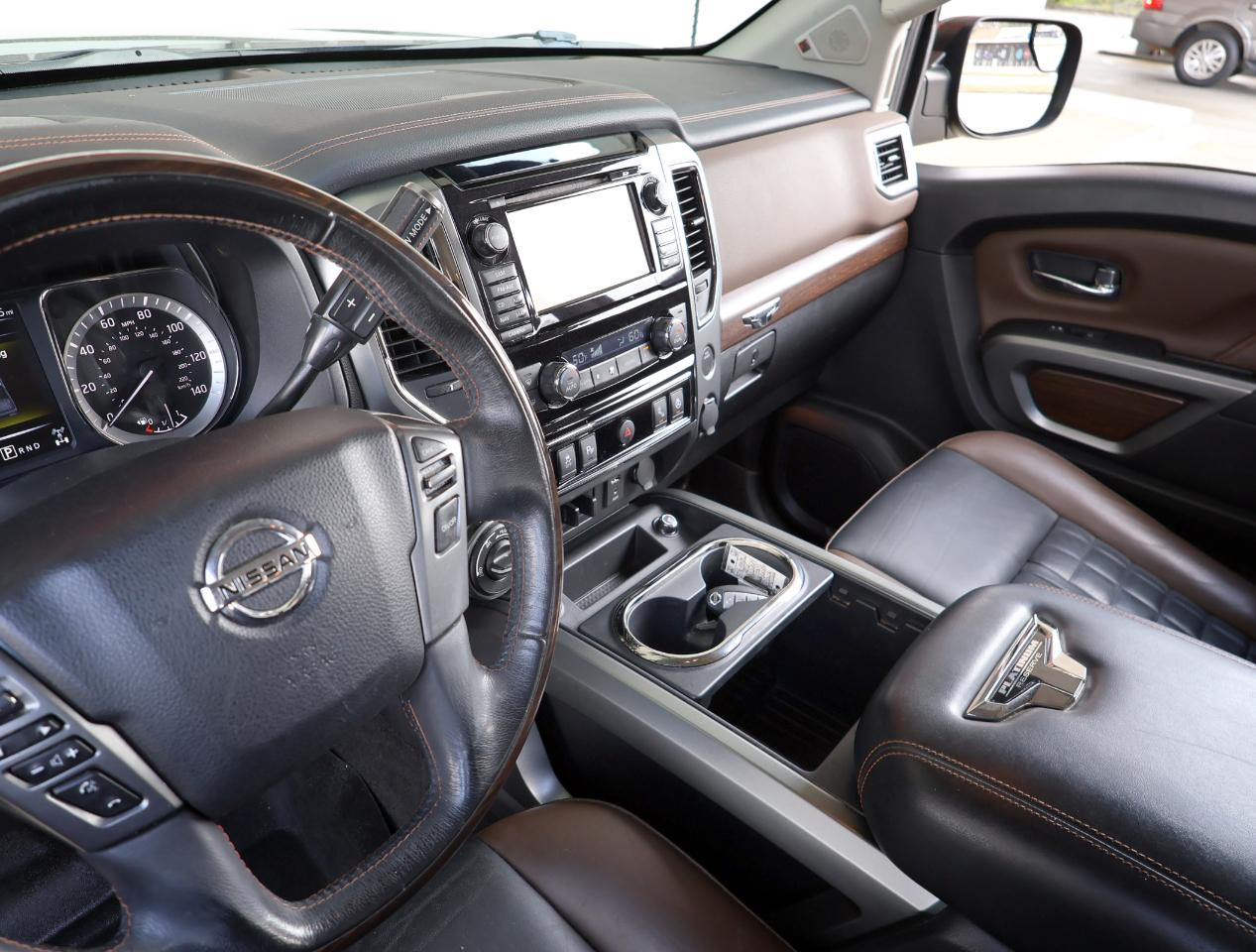 Nissan Titan Platinum Reserve 4WD 2018