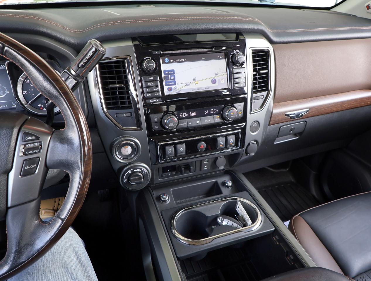 Nissan Titan Platinum Reserve 4WD 2018