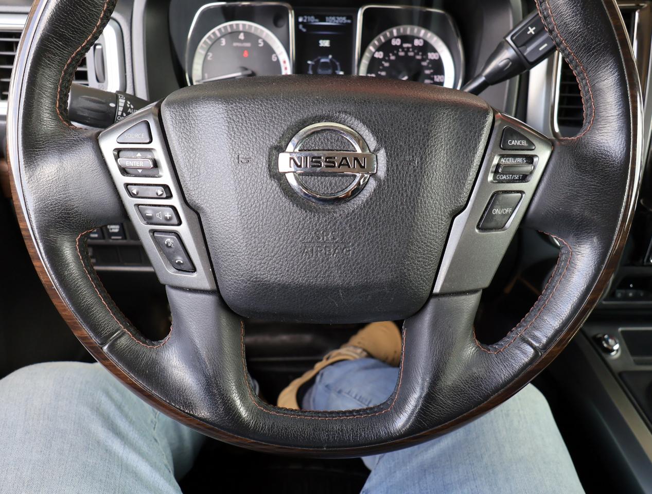 Nissan Titan Platinum Reserve 4WD 2018