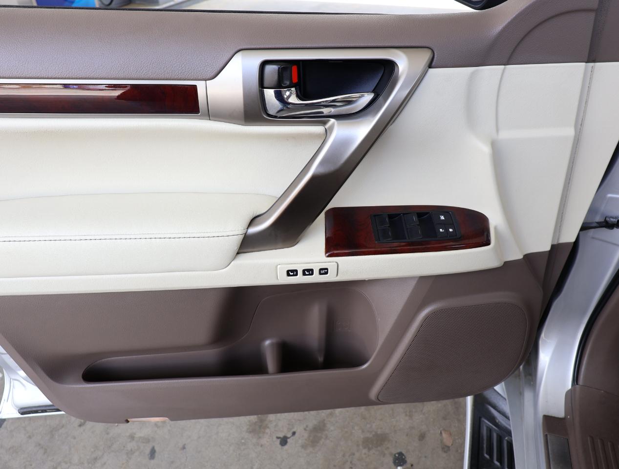 Lexus GX 460 4WD 4dr 2012