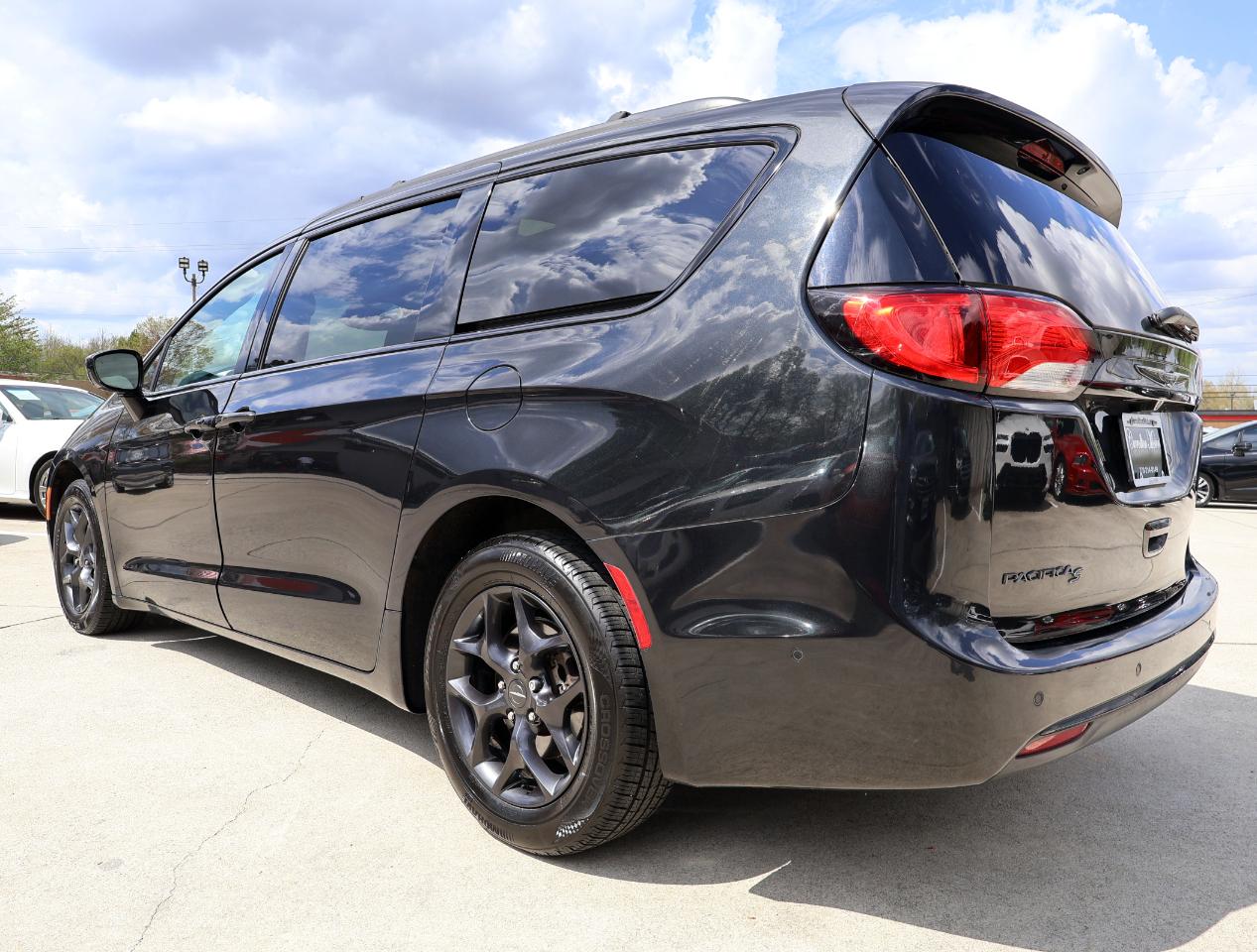 Chrysler Pacifica Touring-L Plus 2019