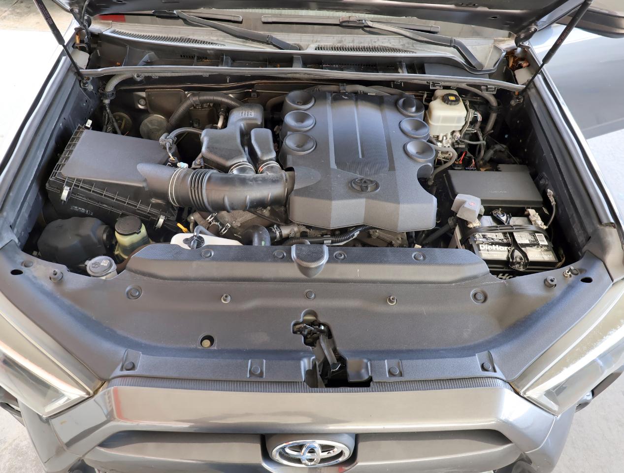 Toyota 4Runner SR5 4WD 2015