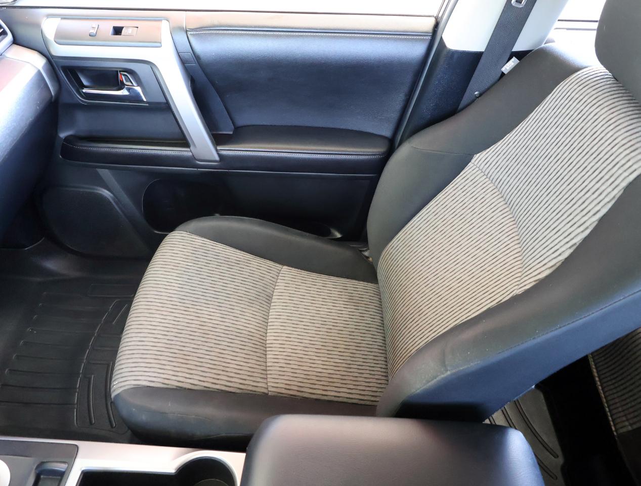 Toyota 4Runner SR5 4WD 2015