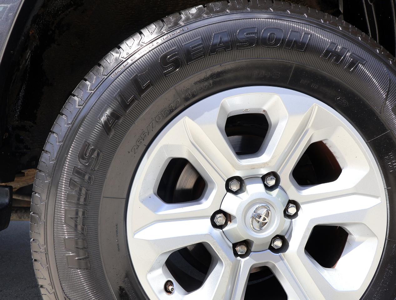 Toyota 4Runner SR5 4WD 2015