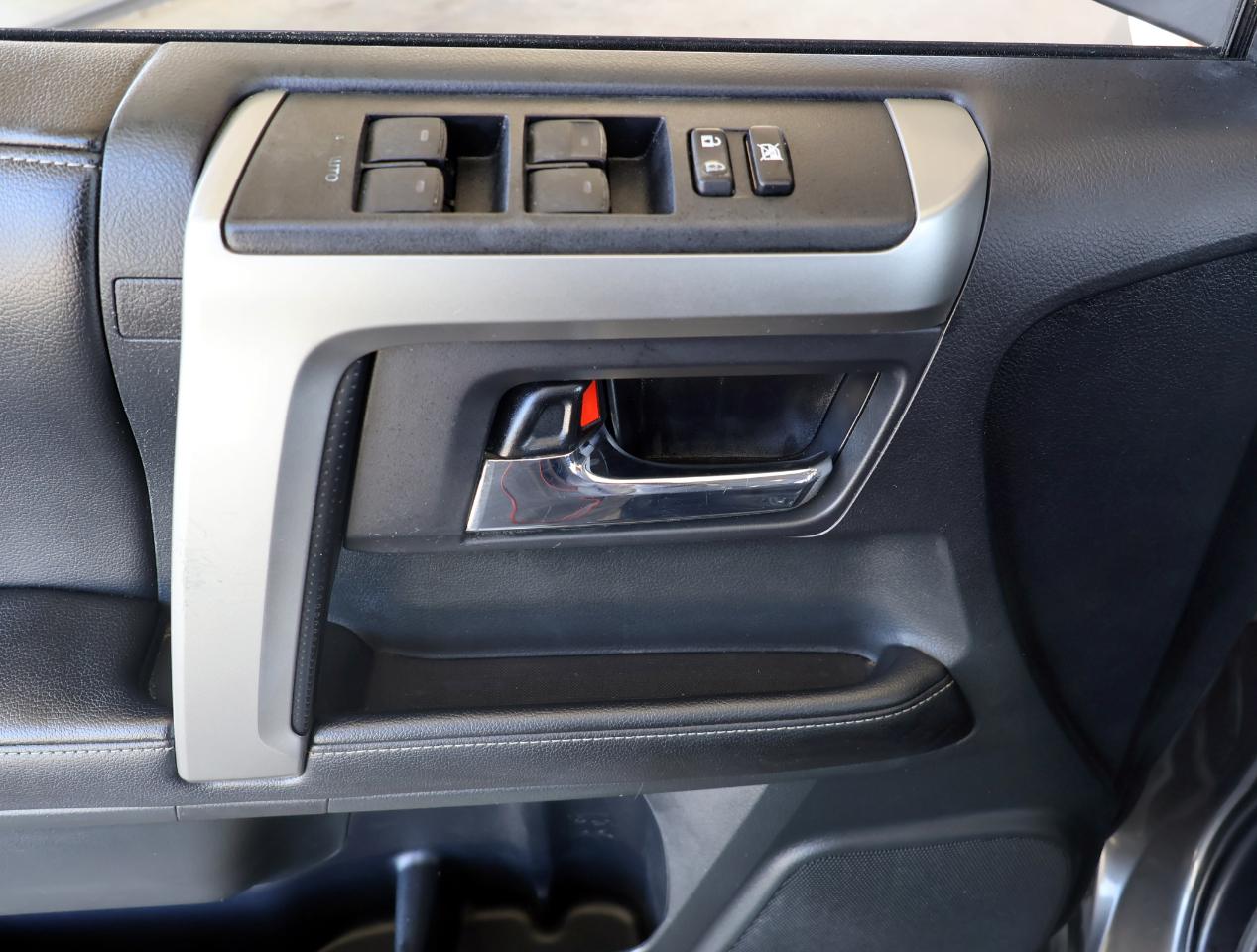 Toyota 4Runner SR5 4WD 2015