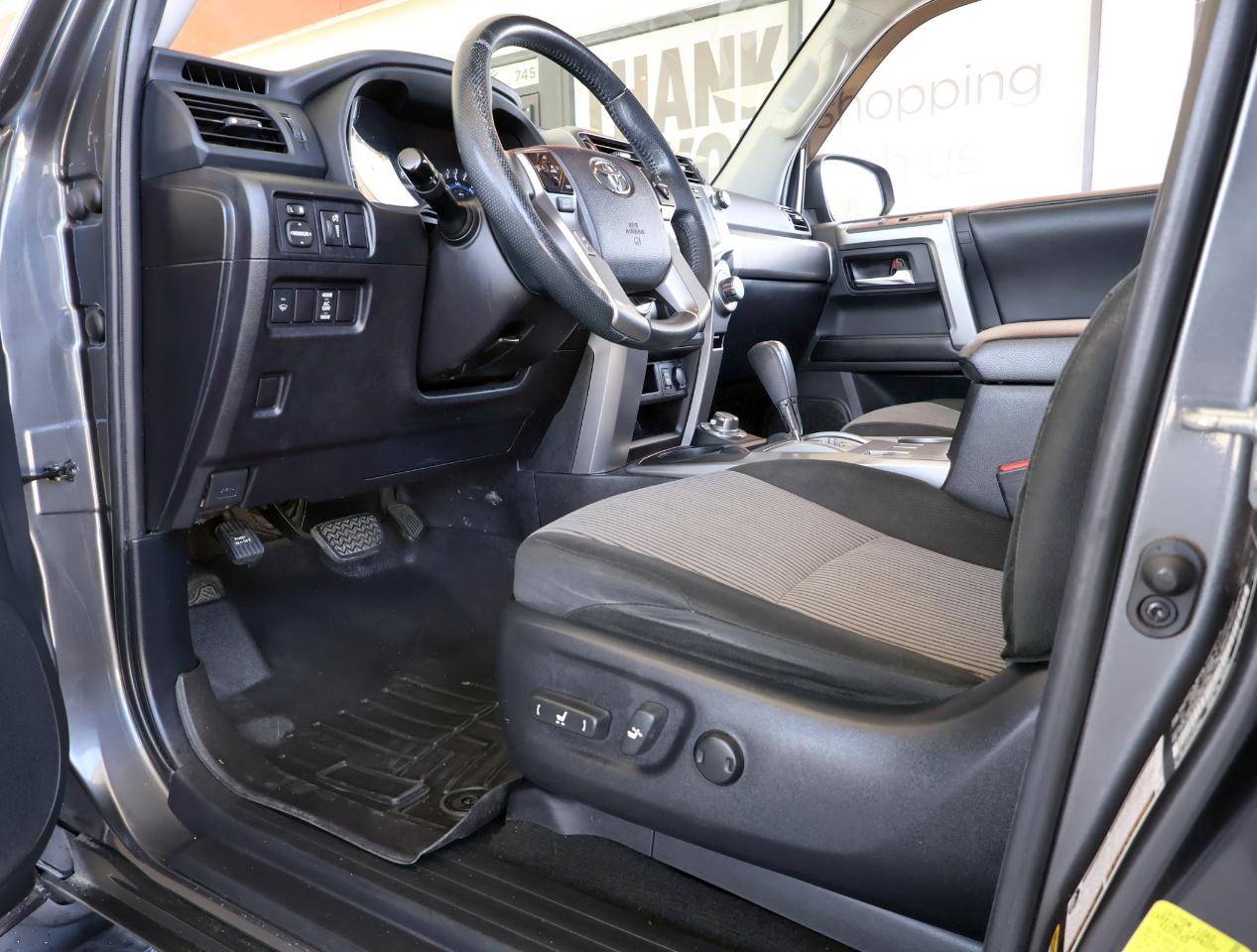 Toyota 4Runner SR5 4WD 2015