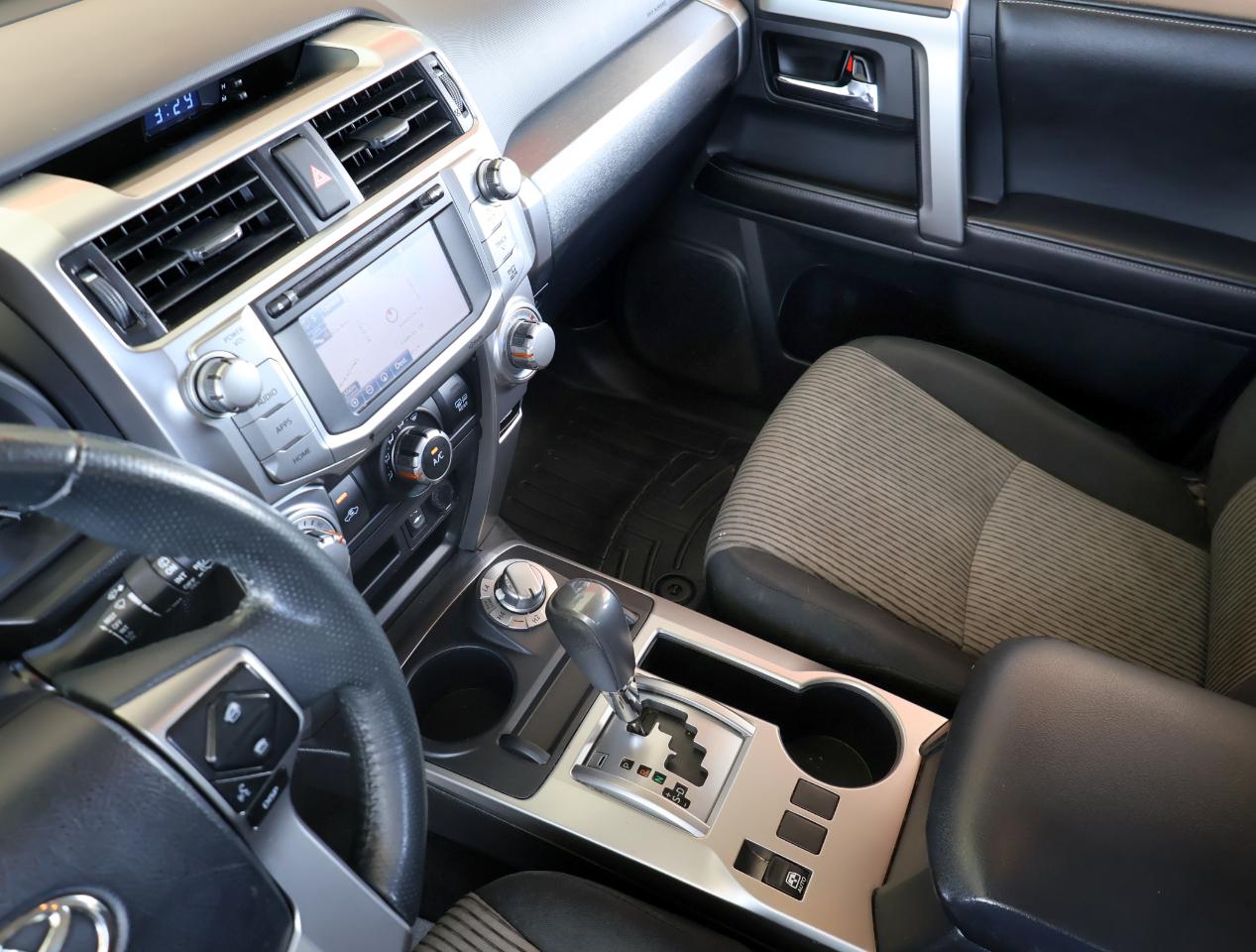 Toyota 4Runner SR5 4WD 2015